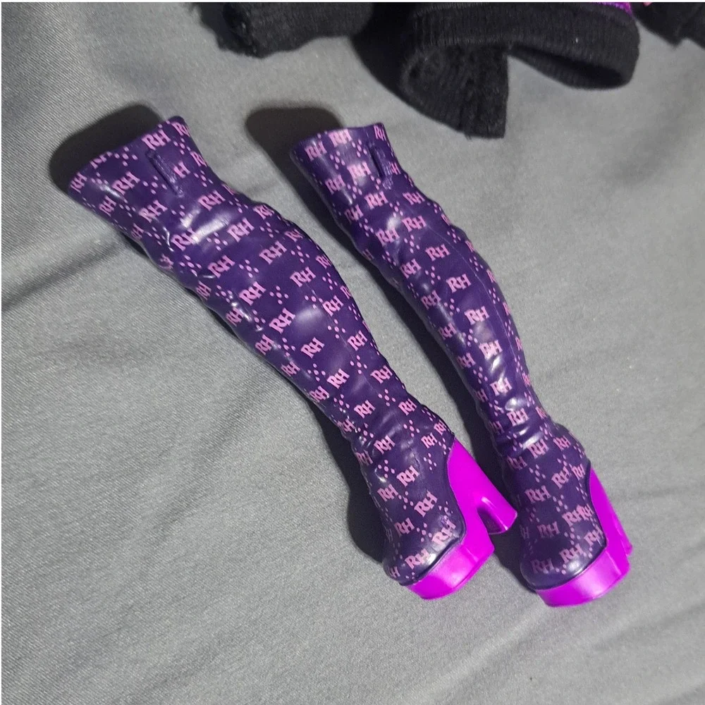 Rainbow High Emi Vanda Hoodie and‎ Boots Black Purple Fashion Doll Accessories